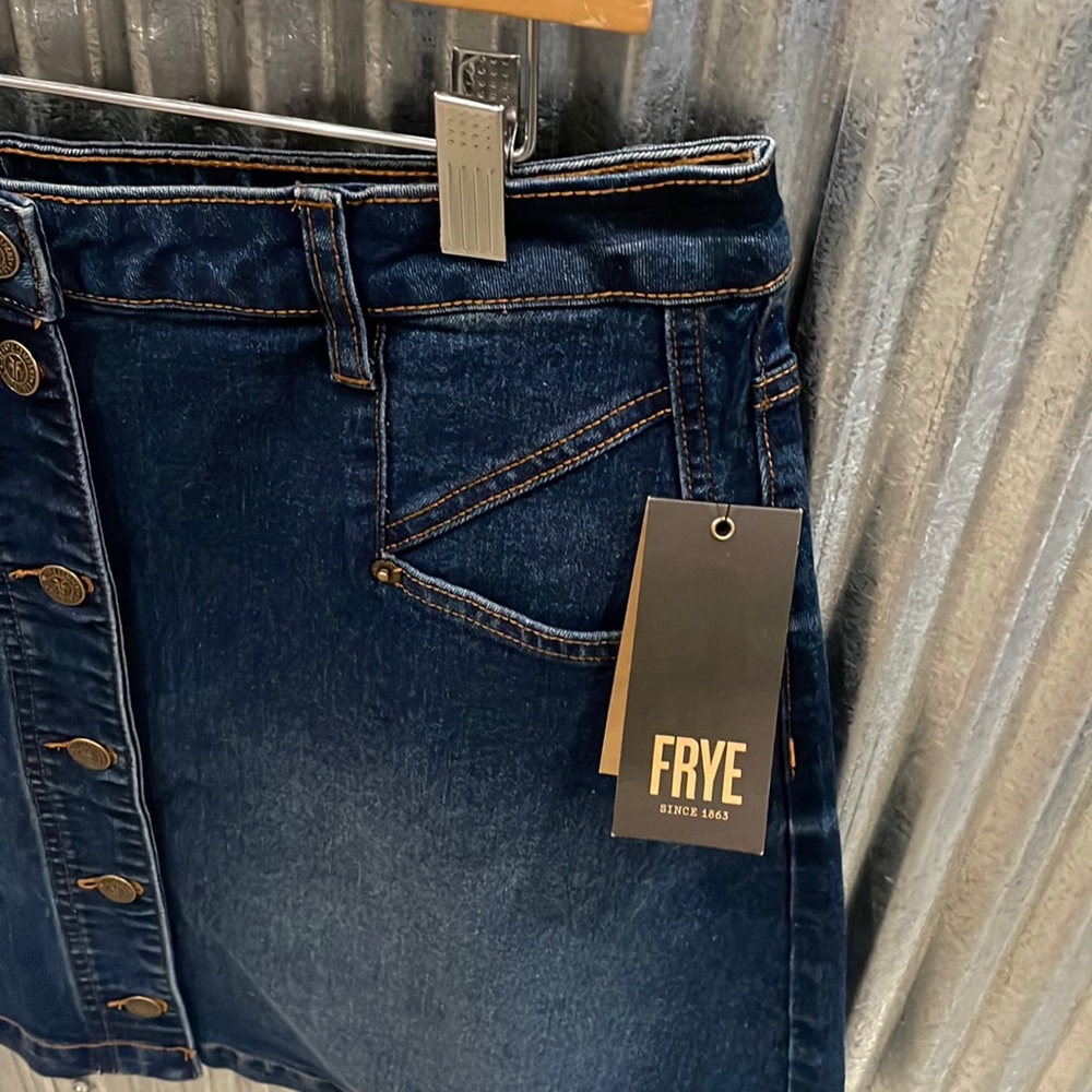 NWT Frye Button Front Jean Skirt. Size 16W - Picture 2 of 8